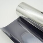 Labai tamsi veidrodinio sidabrinio atspalvio plėvelė, šviesos laidumas 4%