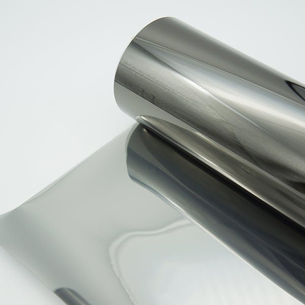 RACH-22ext.jpg Pakankamai tamsi, tamsaus sidabrinio veidrodinio atspalvio plėvelė nuo saulės karščio, šviesos laidumas 22% - Image 1