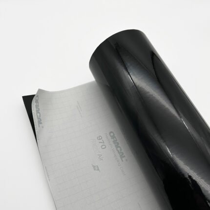 970RA-70G juoda blizgi vinilinė Oracal 970 plėvelė