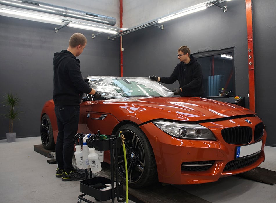 BMW Z4 Priekinio stiklo apklijavimas apsaugine plėvele