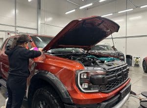 Ford Ranger Raptor priekinio sparno apklijavimas apsaugine PPF plėvele