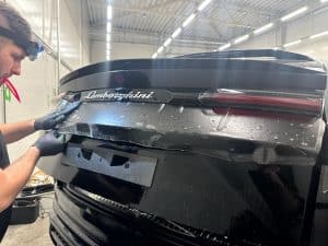 Lamborghini Urus galinio dangčio apklijavimas PPF plėvele