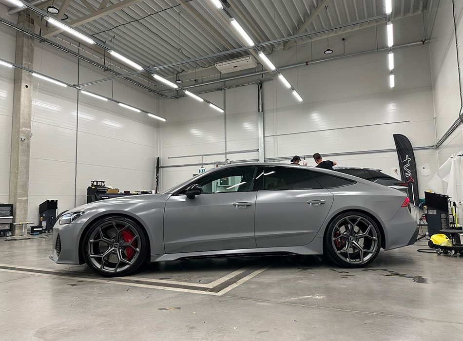 Audi RS7 apklijuota su skaidria matine PPF plevele