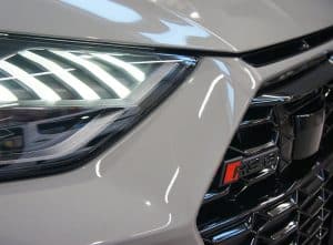 Audi RS6 apklijuotas priekinis bamperis apsaugine plėvele