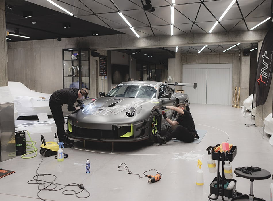 Automobilių apklijavimas apsaugine PPF plėvele 911 garage